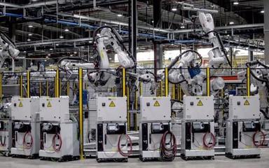 機器人助力汽車制造商應(yīng)對電動汽車轉(zhuǎn)型挑戰(zhàn)